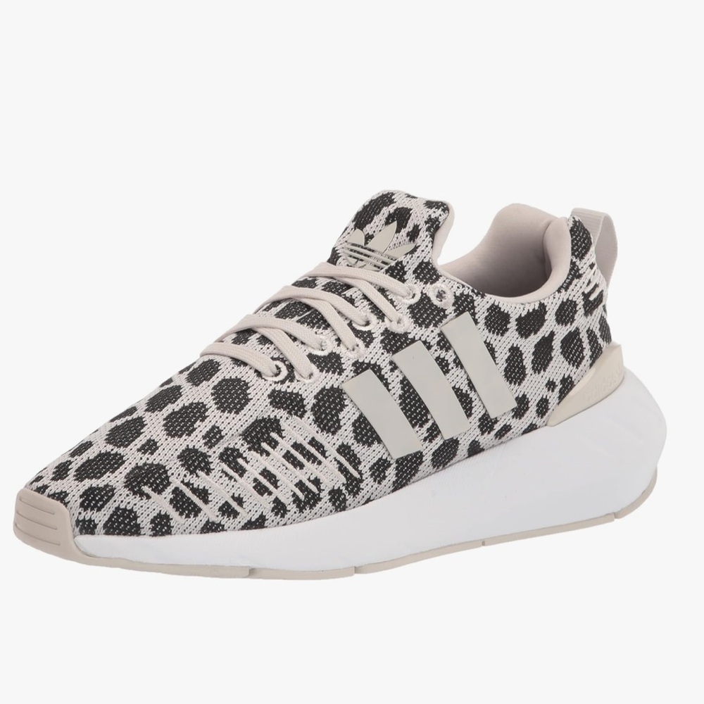 adidas Women's Swift Run 22 Sneaker